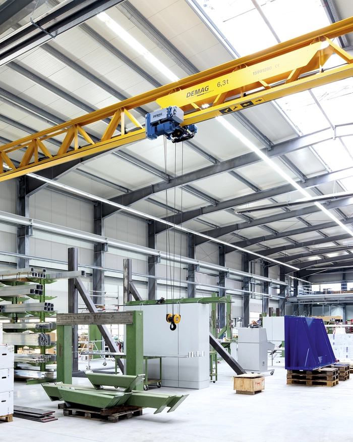 indoor crane