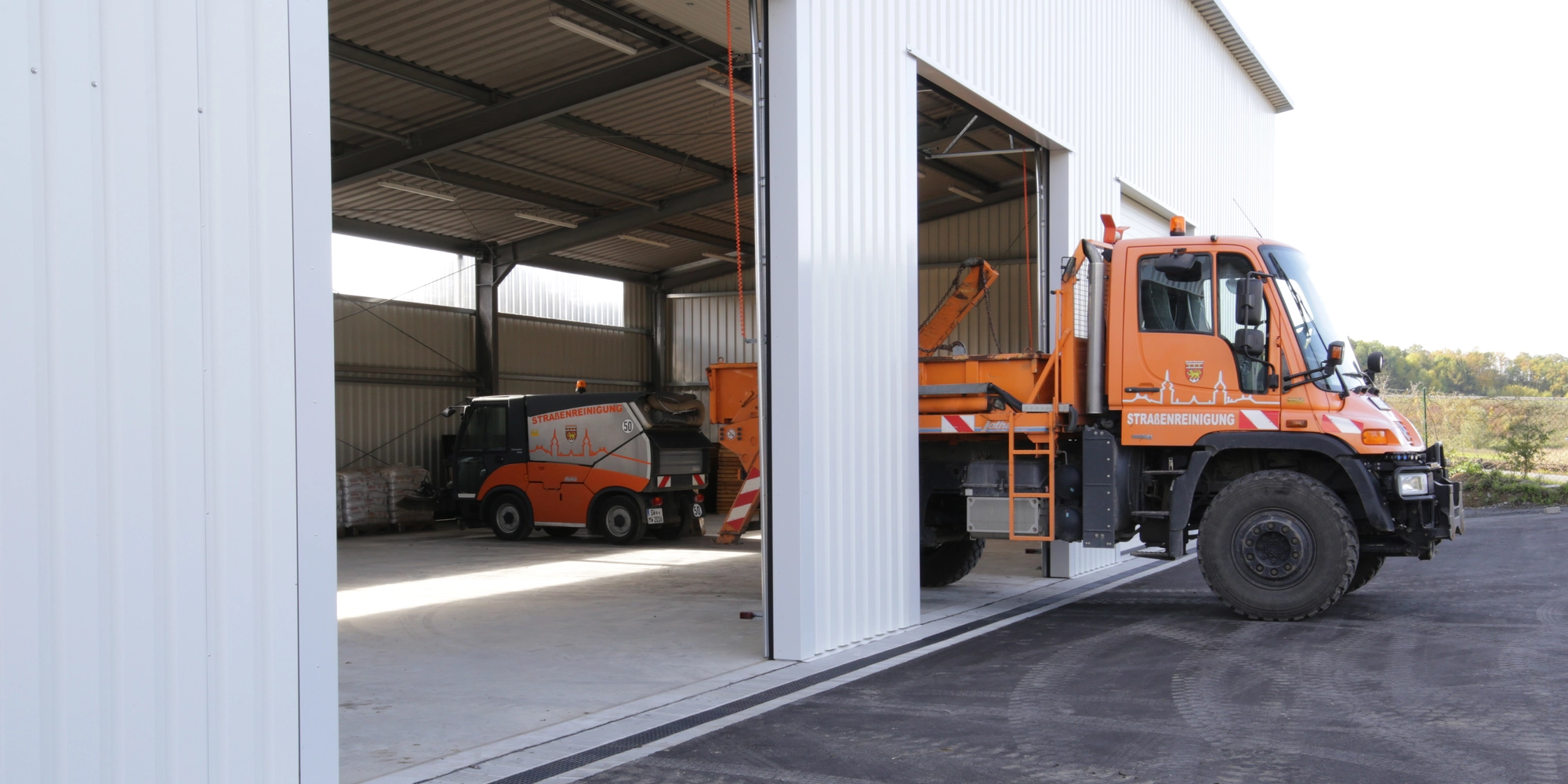 Steel building for construction yard